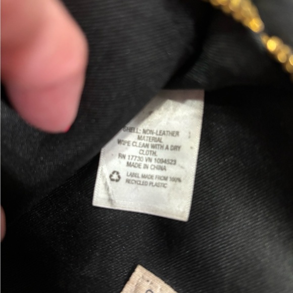 Universal Thread Crossbody - Picture 6 of 7